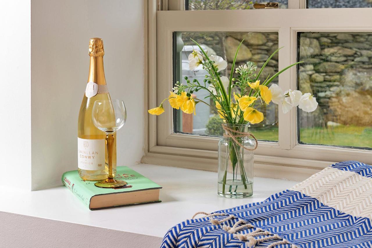 Finest Retreats - Moelis Granary - Luxury Cottage With Hot Tub Llandrillo Buitenkant foto