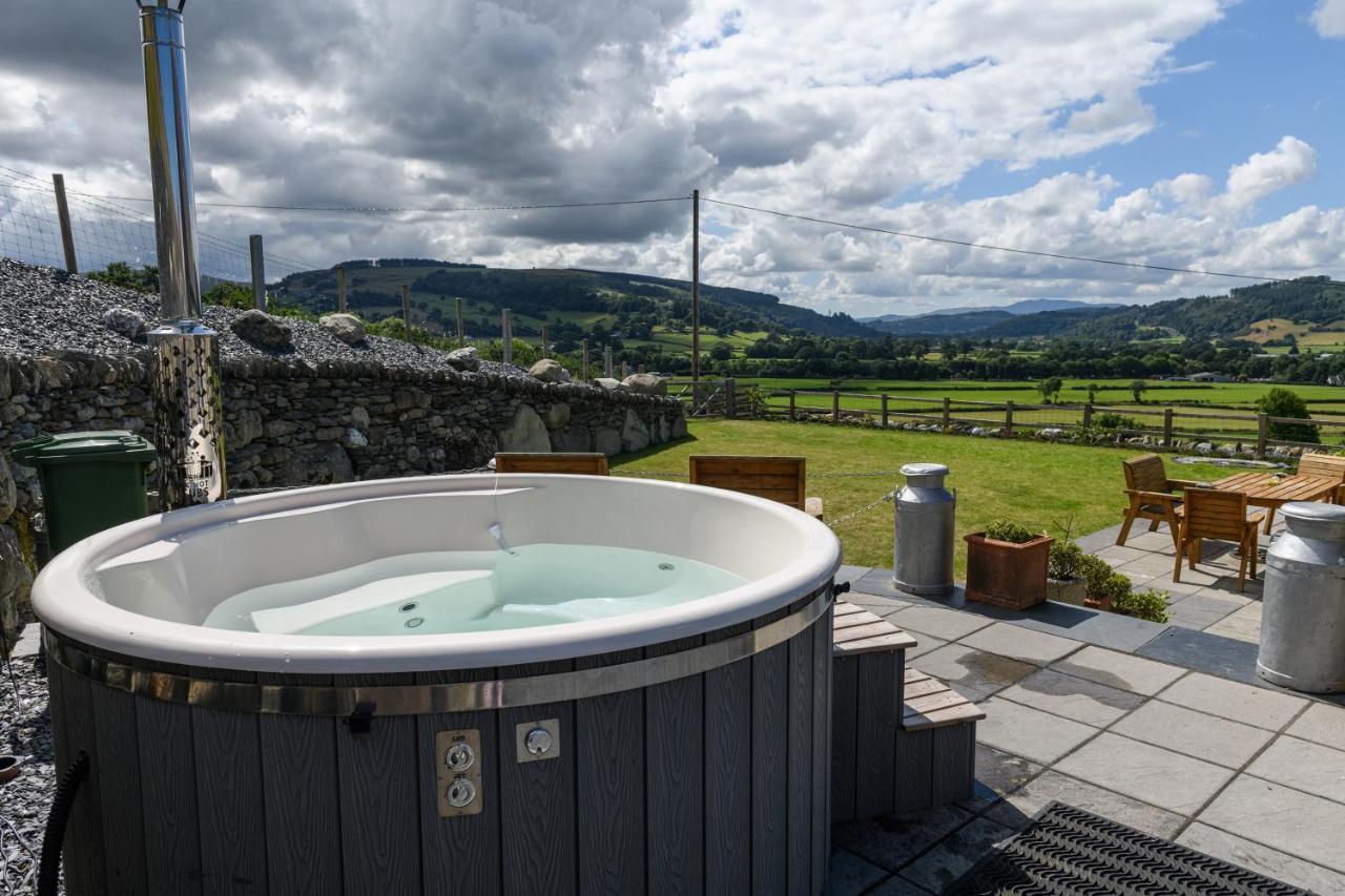 Finest Retreats - Moelis Granary - Luxury Cottage With Hot Tub Llandrillo Buitenkant foto