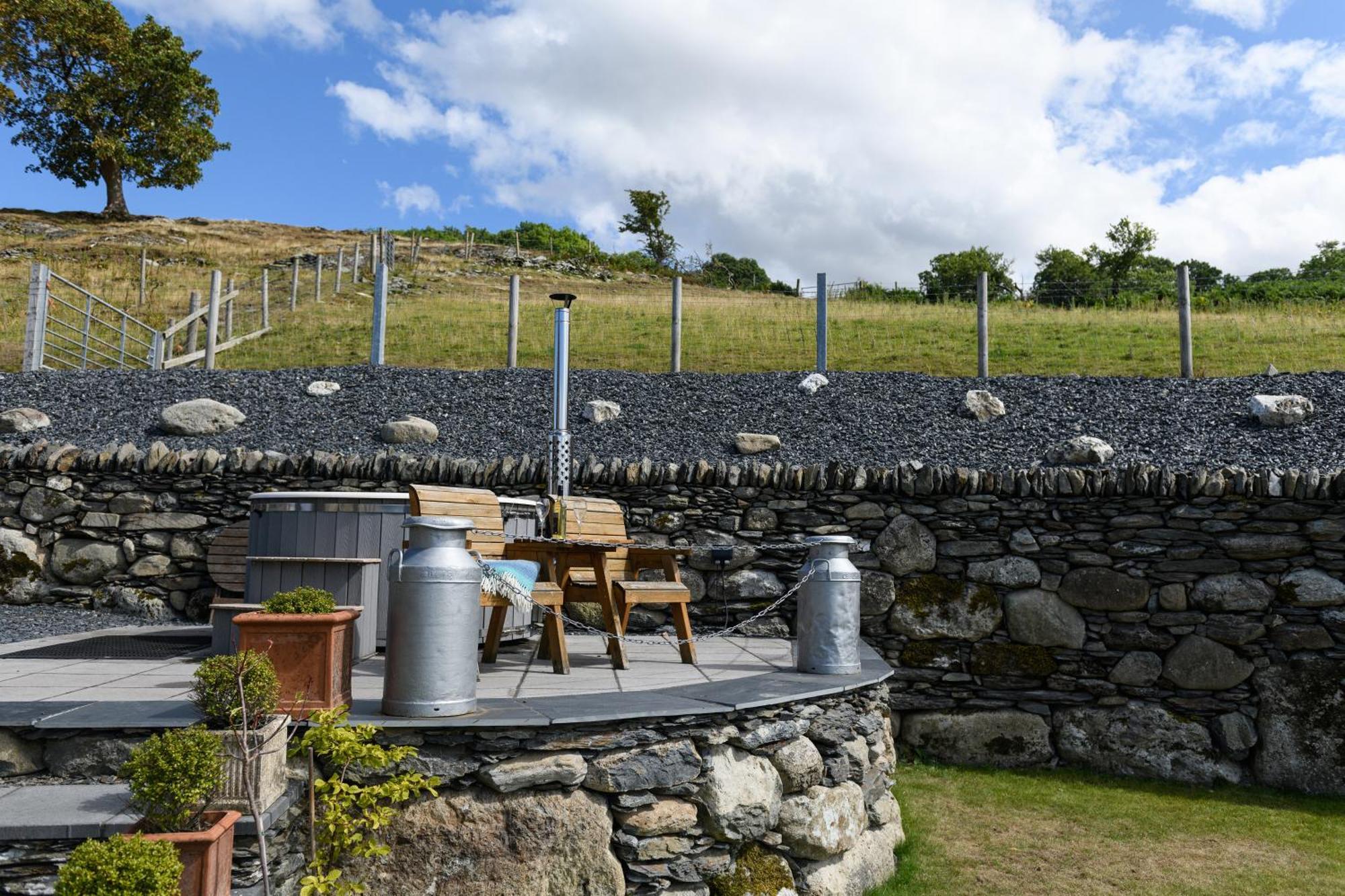 Finest Retreats - Moelis Granary - Luxury Cottage With Hot Tub Llandrillo Buitenkant foto